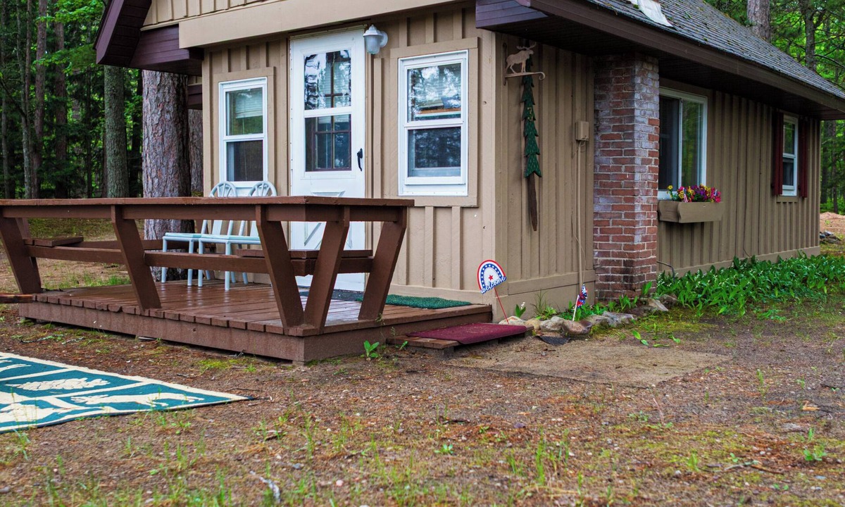 Au Train Cabin | The Otter Cabin #3 –AuTrain River Cabin Near Pictured Rocks & Lake Superior