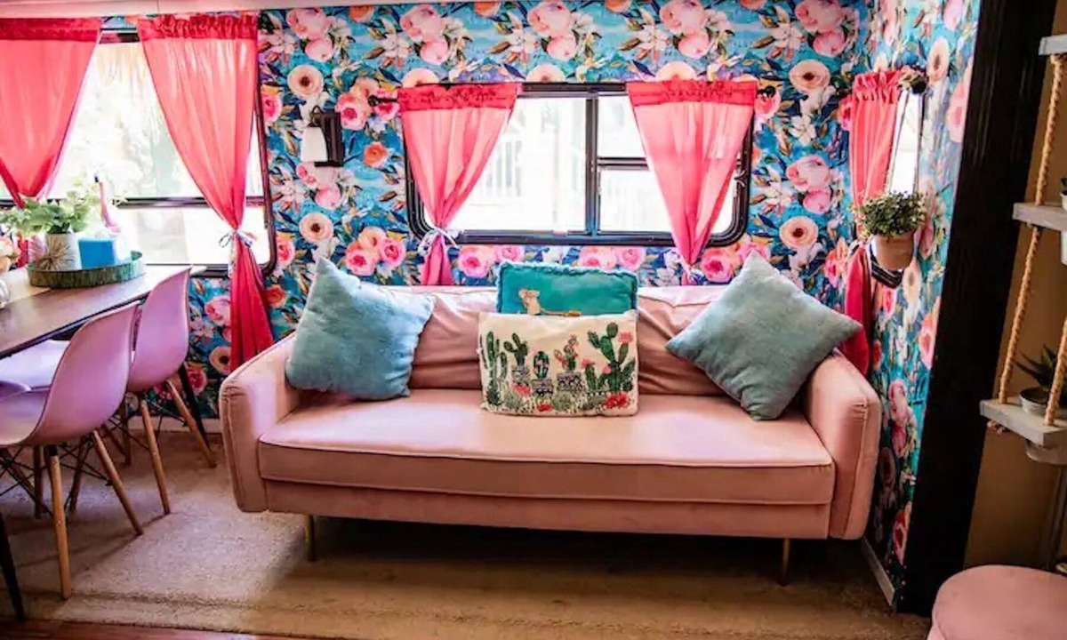 Valley View House | The Paradise - glamp with us and explore the wild side at Oak Meadow Ranch!