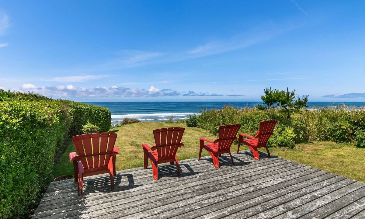 Arch Cape Cabin | The Pilot House by AvantStay | Stunning Home Right On Arch Cape Beach!