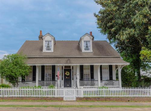 Natchez House | The Quarters