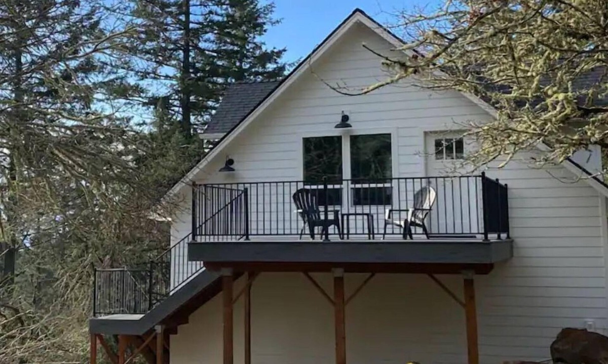 Silverton Apartment | The Rock Tree House - A place to unwind and renew.