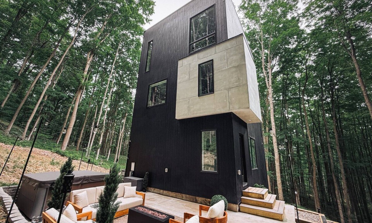 Bellaire Apartment | The Tower at Glacial Hills