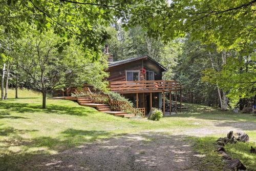Phelps House | The Treehouse Lakes & Trails Cabin cabin