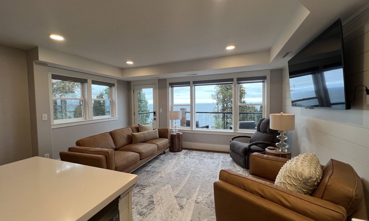 Lakeside - Lester Park Villa | The Vue on Lake Superior I Sunrise & Sunset Views I by Relax Open Air