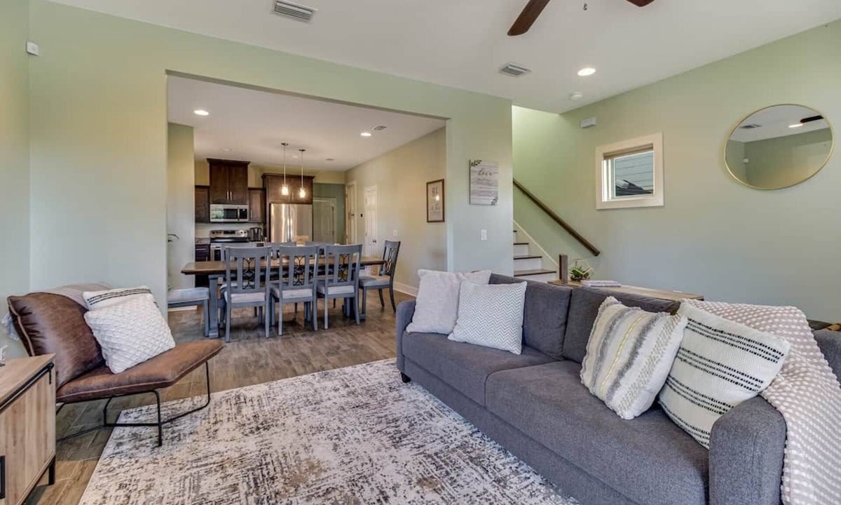 Old East Hill House | The Wright Place: Your Perfect Beach Escape