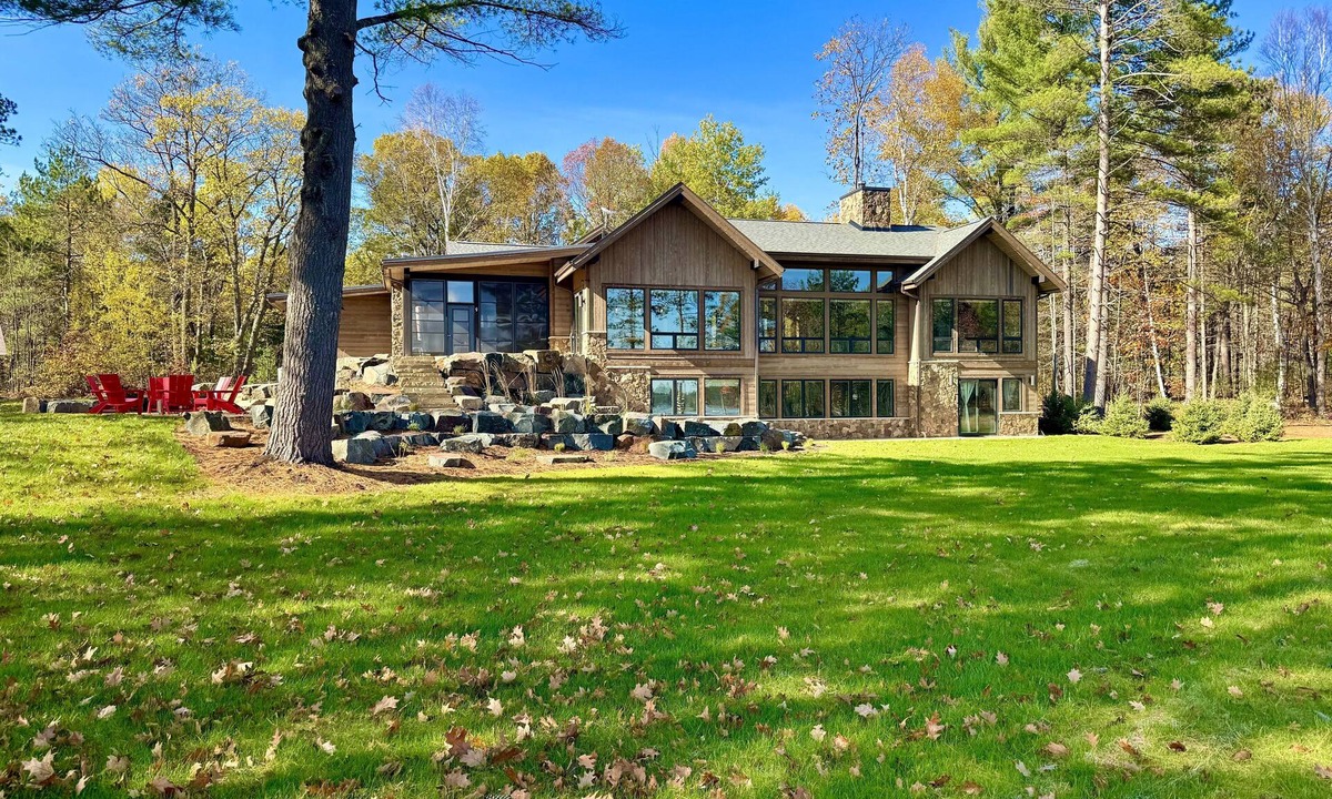Manitowish Waters Cabin | Three Loons Lodge - Brand New Home
