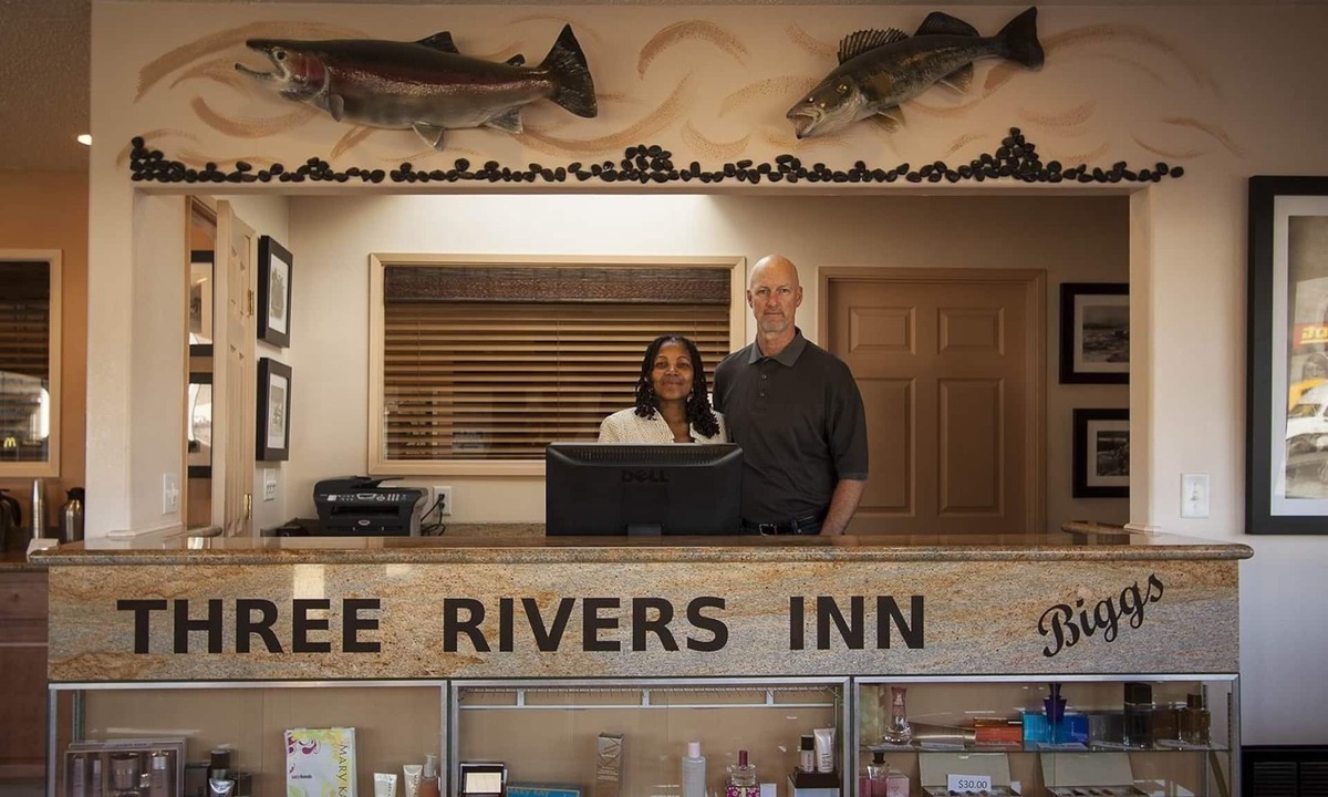 Biggs Junction Hotel | Three Rivers Inn
