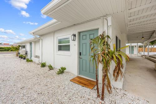 Parsuns To Cocoa Beach Apartment | Tidal Wave