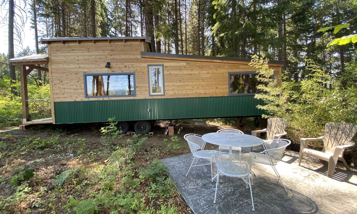 Husum House | Tiny house on 6 quiet acres with outdoor nsteam sauna, and views. Pet friendly!