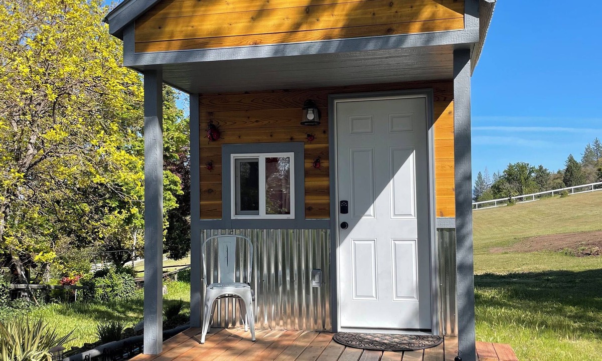 Central Point House | Tiny Living at its Finest… 🐞