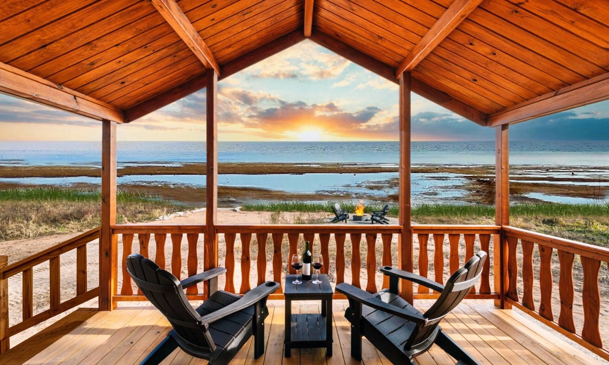 Escanaba Cabin | Tiny Log Cabin on Lake Michigan Shore Full Week Rental
