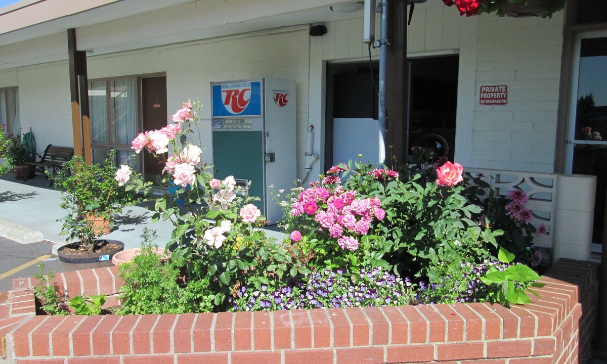 Longview Hotel | Town House Motel Inc