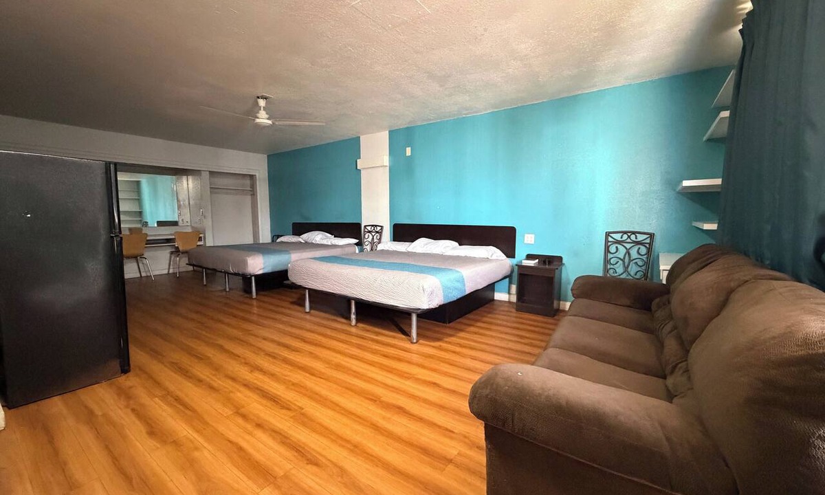 Jacksonville Hotel | Trade Wind Motel Jacksonville TX US 69