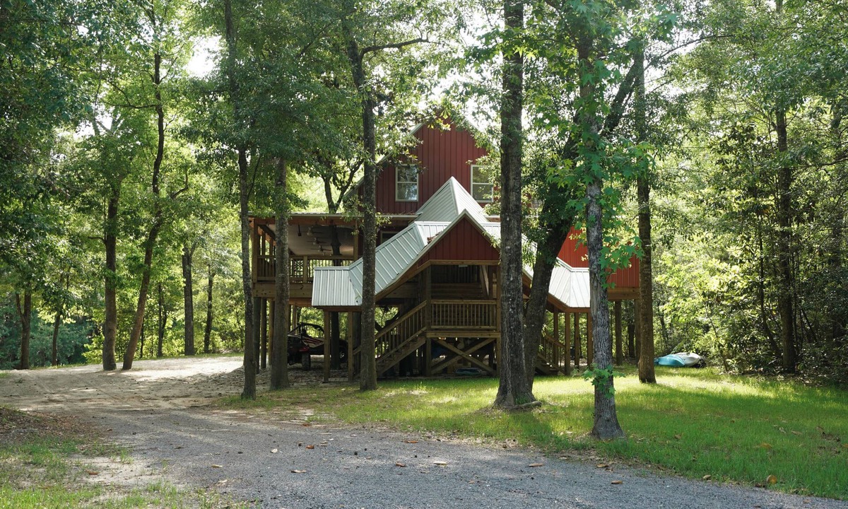 Citronelle House | Tranquil 3-bedroom house with AC in charming Citronelle on Escatawpa River.