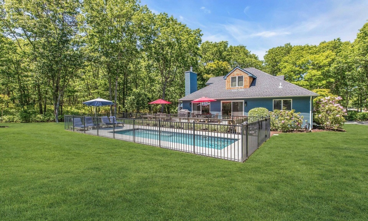 Hampton Bays House | Tranquil 3-bedroom house with pool in Hampton Bays