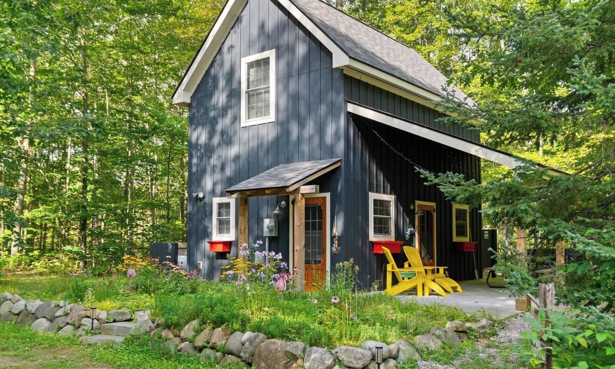 Carp Lake Cabin | Tranquil Retreat Among the Trees - Year-Round Adventure with Water Access