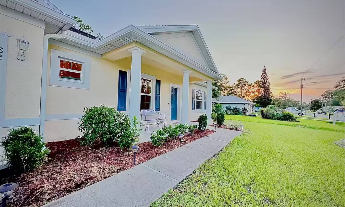 Indian Trails House | Tranquility Guaranteed | Cozy home| Pet Friendly |15 min to Beach