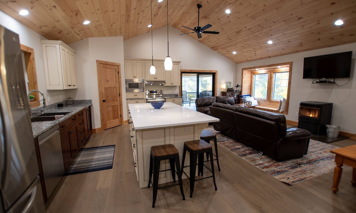 Mancelona Cottage | Tree Top Cottage on 15 wooded acres