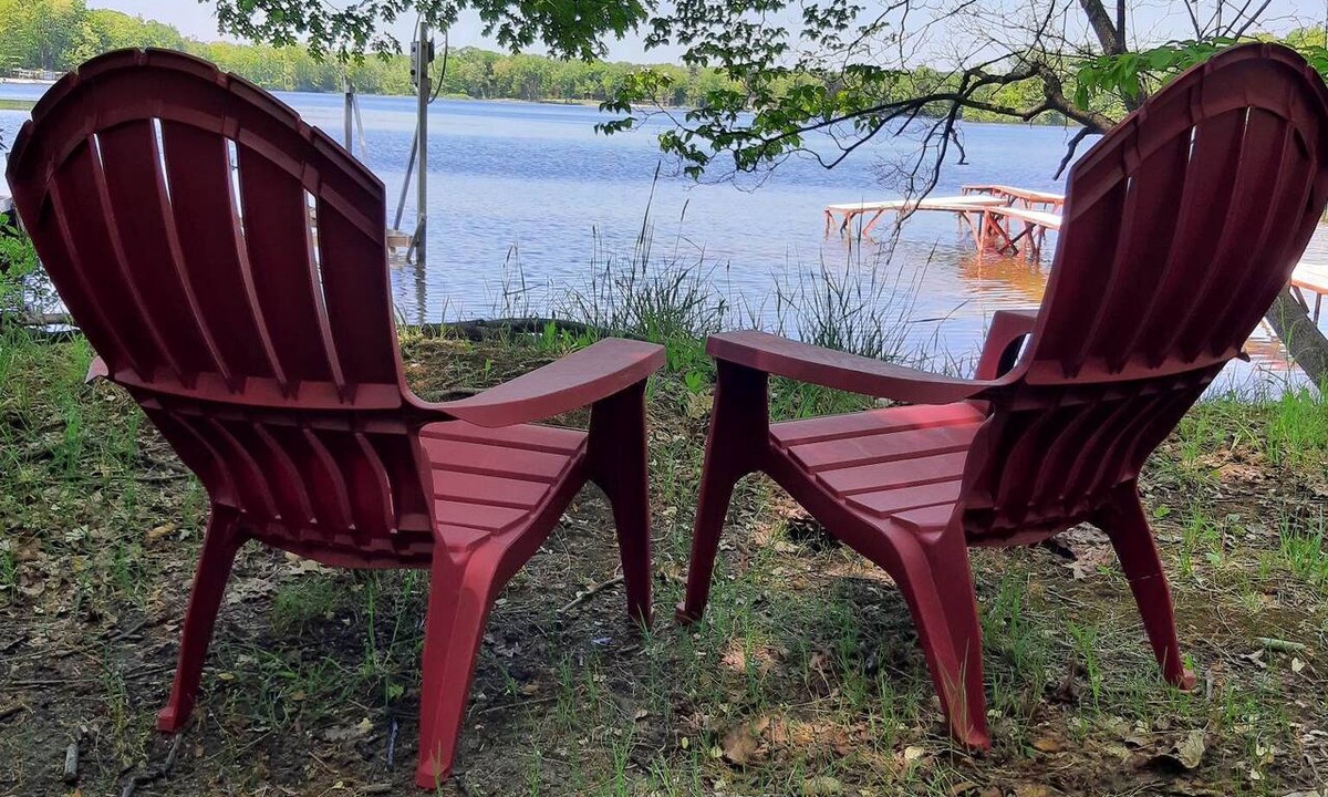 Gobles Cottage | Treetop Cottage-Private Mill Lake-HotTub-Kayaks-Firepit-Boats -DOGS ok! No Fees!