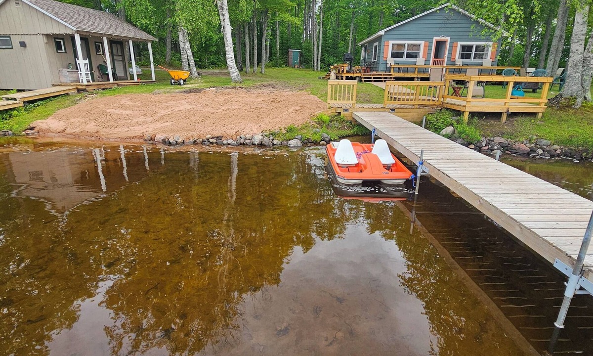 Toivola Cottage | Twin Lakes Cottage on Lake Roland