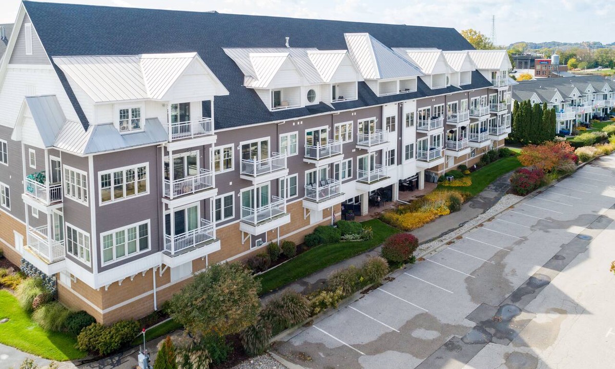 Spring Lake Condo | Two Story Upscale Condo w/Amazing Lake Views