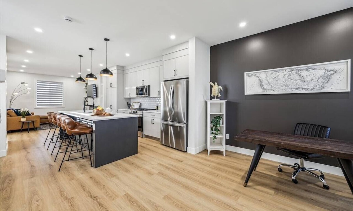 Southwest Calgary House | Ultimate Group Stay, 3 King Beds, 2 Suites