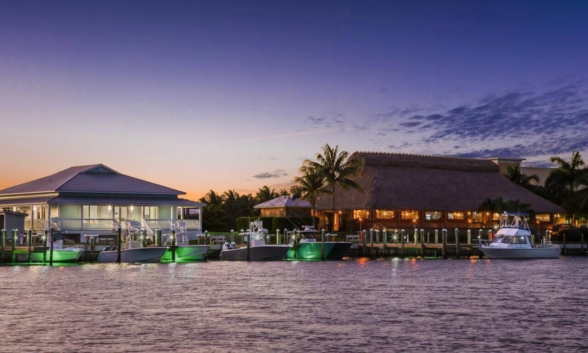 Florida Keys Hotel | Ultimate Marathon Key Getaway! Outdoor Pool, Free Breakfast, Pets Allowed!