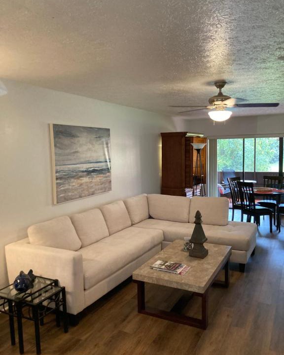 Stuart Apartment | Under the Oaks