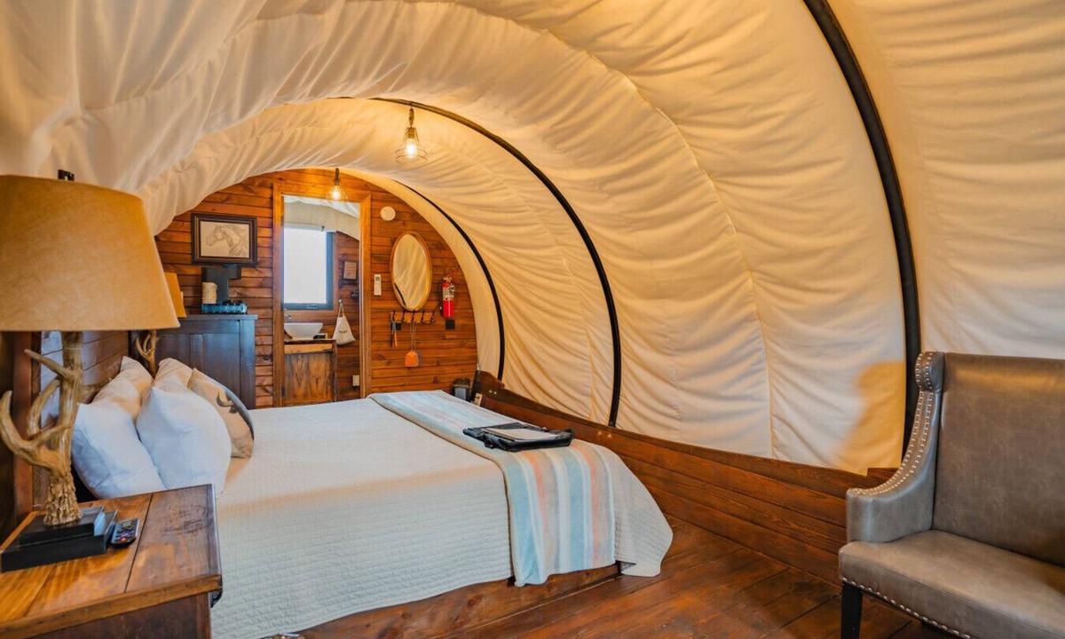 Virgin Cabin | Unforgettable Western Wagon #35 w/1 King Bed, Gas Fire Pit and Gas BBQ Grill