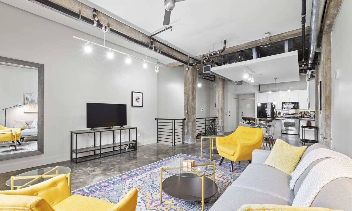 Downtown Austin Apartment | Unique Loft on 5th St