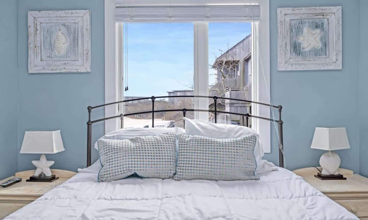 Napeague Apartment | Unit 2013: 1-Bedroom | 1st Floor-Dune View | Court Side