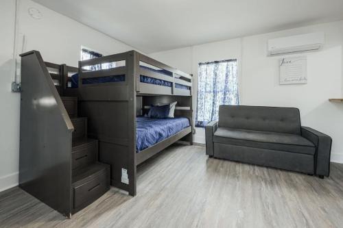 South Pensacola House | Unit 6 Chill Studio Pensacola Getaway