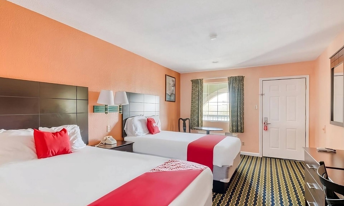 Channelview Hotel | Unwind and Explore! 4 Relaxing Units, Free Parking, Pet-friendly Property!