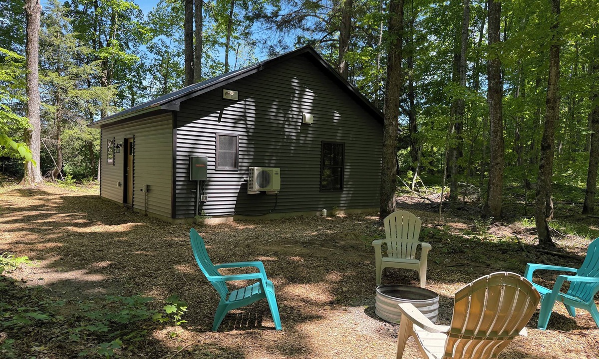 Petoskey Cabin | Up north cabin getaway- Cabin #3
