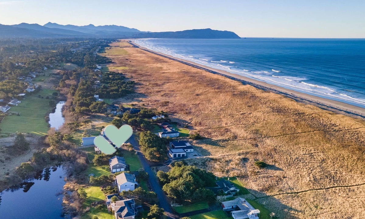 Warrenton House | Upscale Beach Retreat * KC's Serenity By The Sea