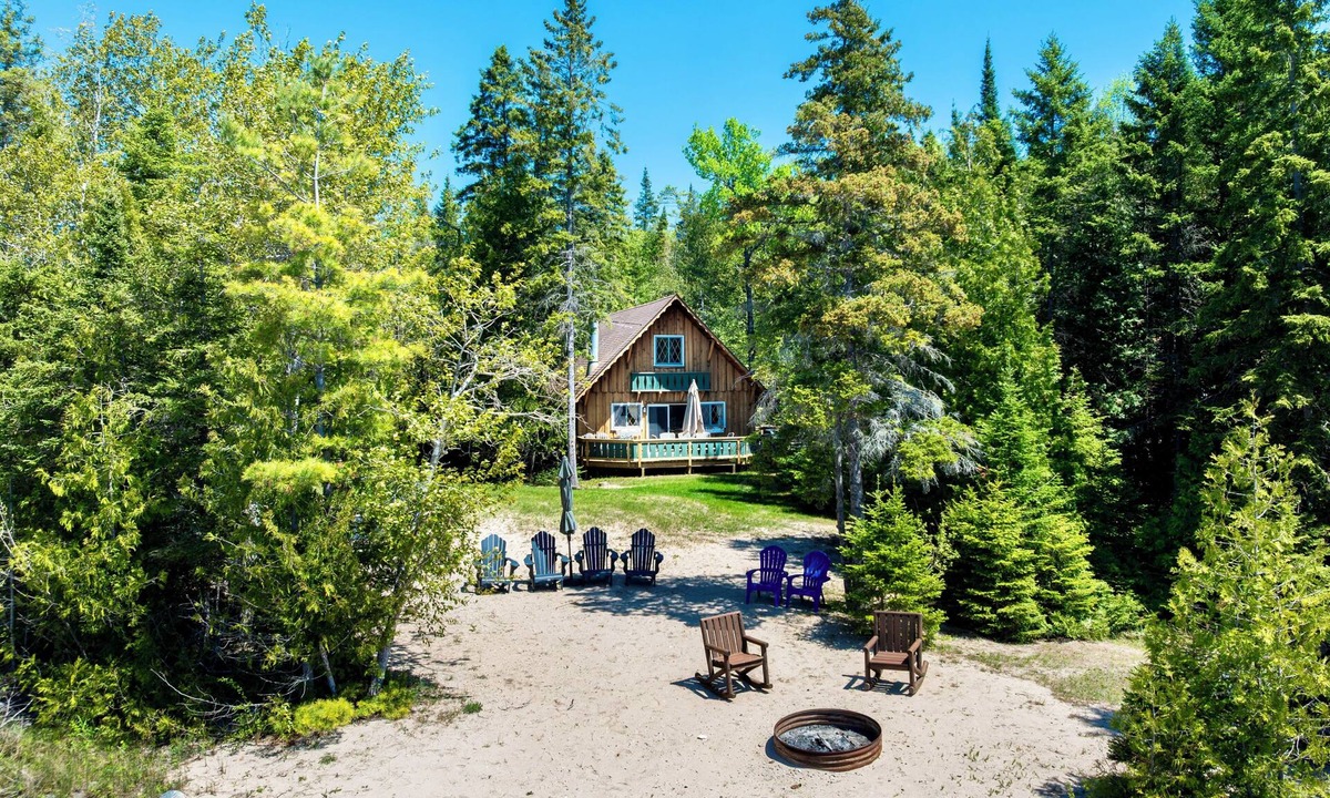 Charlevoix Cabin | Valentine Cabin offering stunning views of Lake Charlevoix