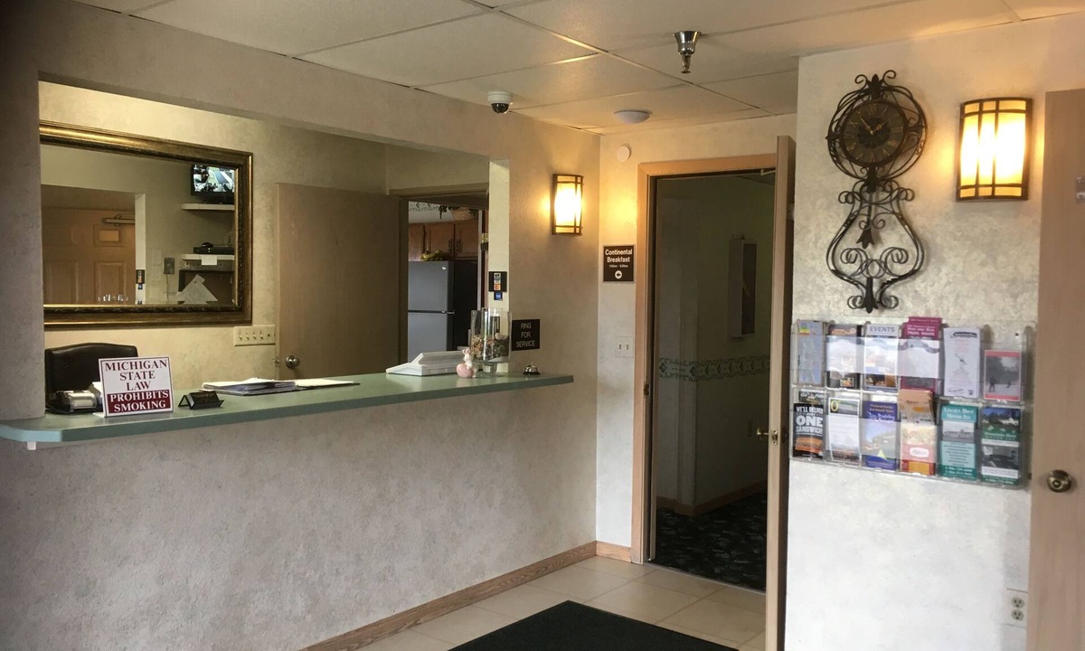 Marquette Hotel | Value Host Motor Inn