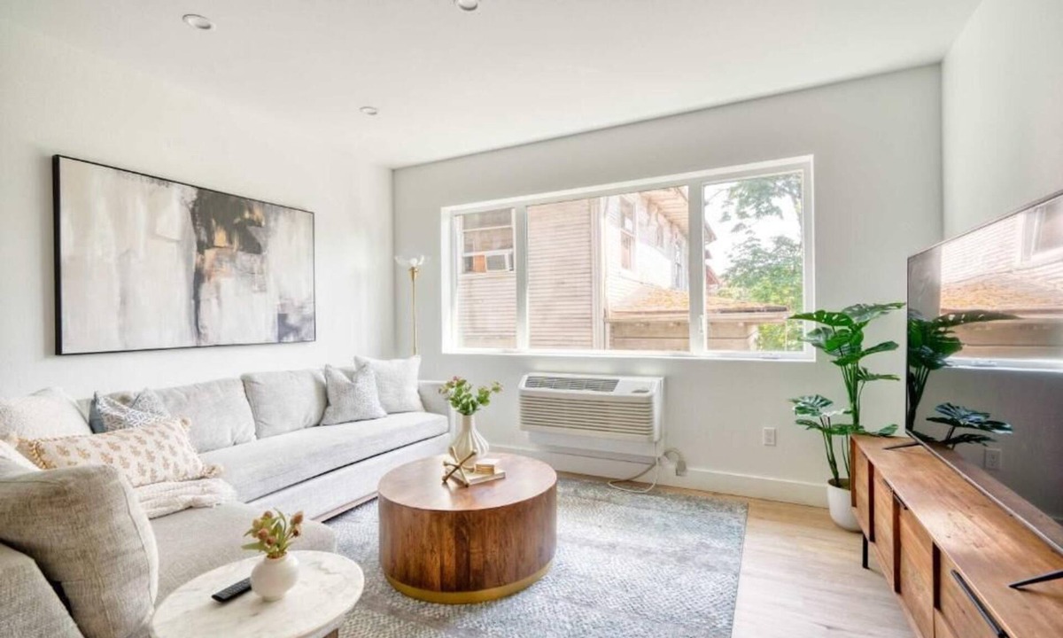 Humboldt Hotel | Vancouver Ave Stay