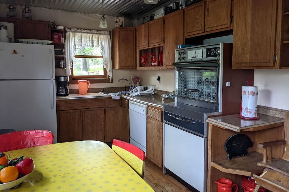 Dickson Township House | Vintage Cabin Rental near Tippy Dam in Manistee National Forest, Michigan