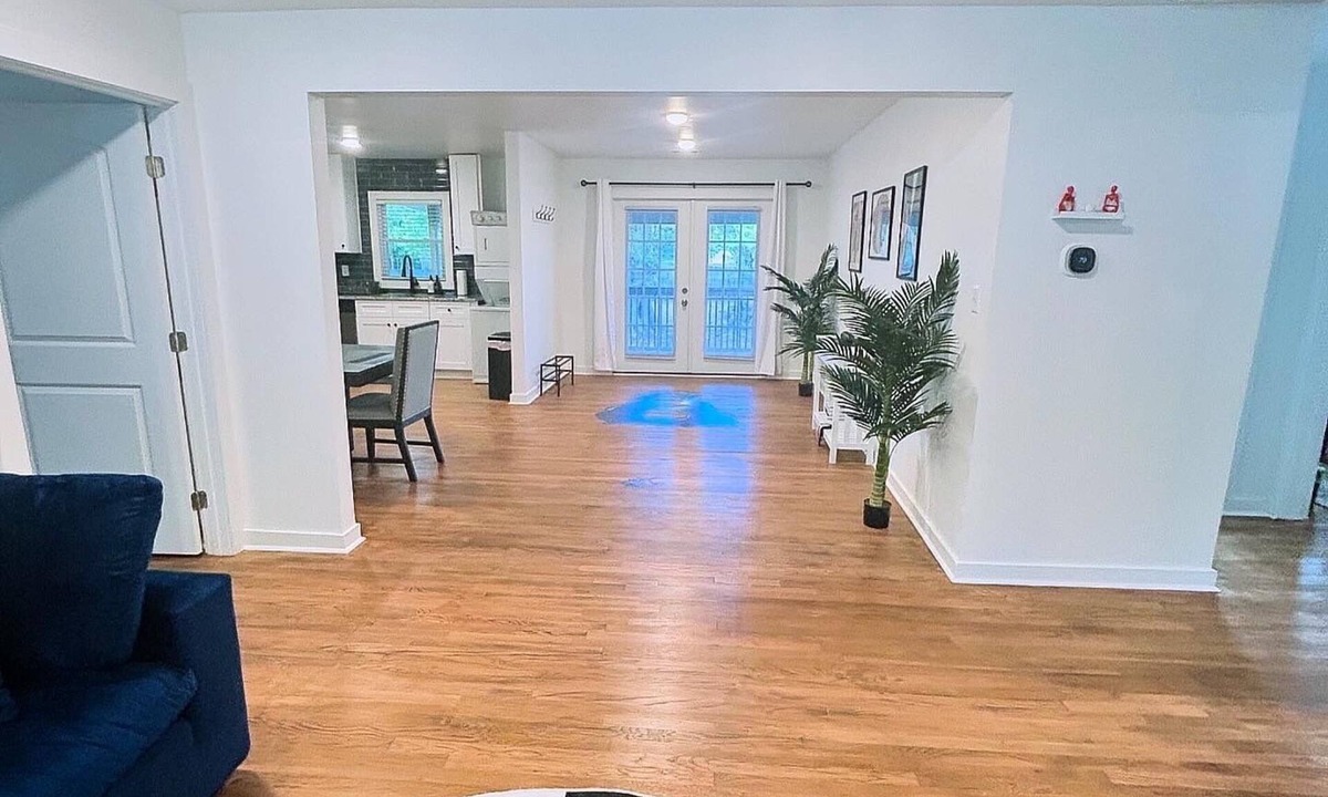 Collier Heights House | Visual Illusion themed 3-bedroom house near downtown Atlanta