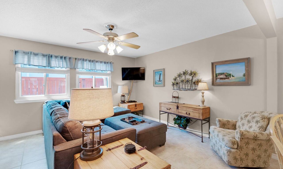 Sugar Beach Condo | 🏖️🌴Walk to the Beach | Private Patio | Community Pool | Sugar Beach F-27