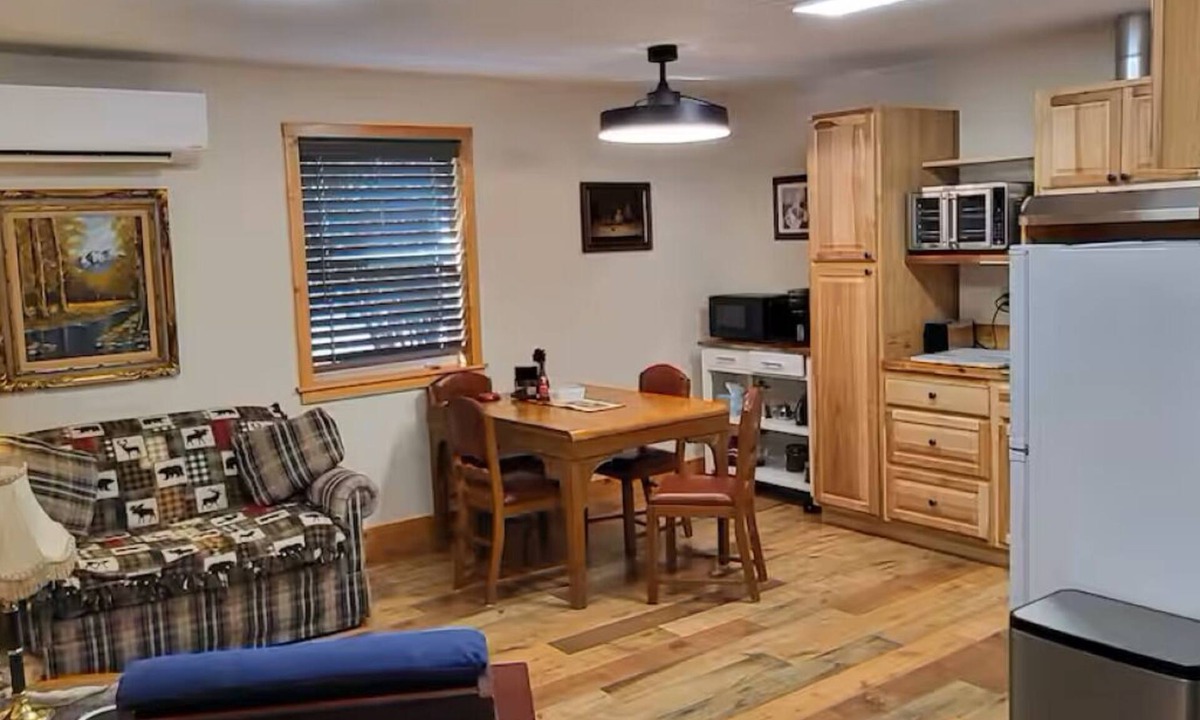 Central Point Cottage | Walnut cottage