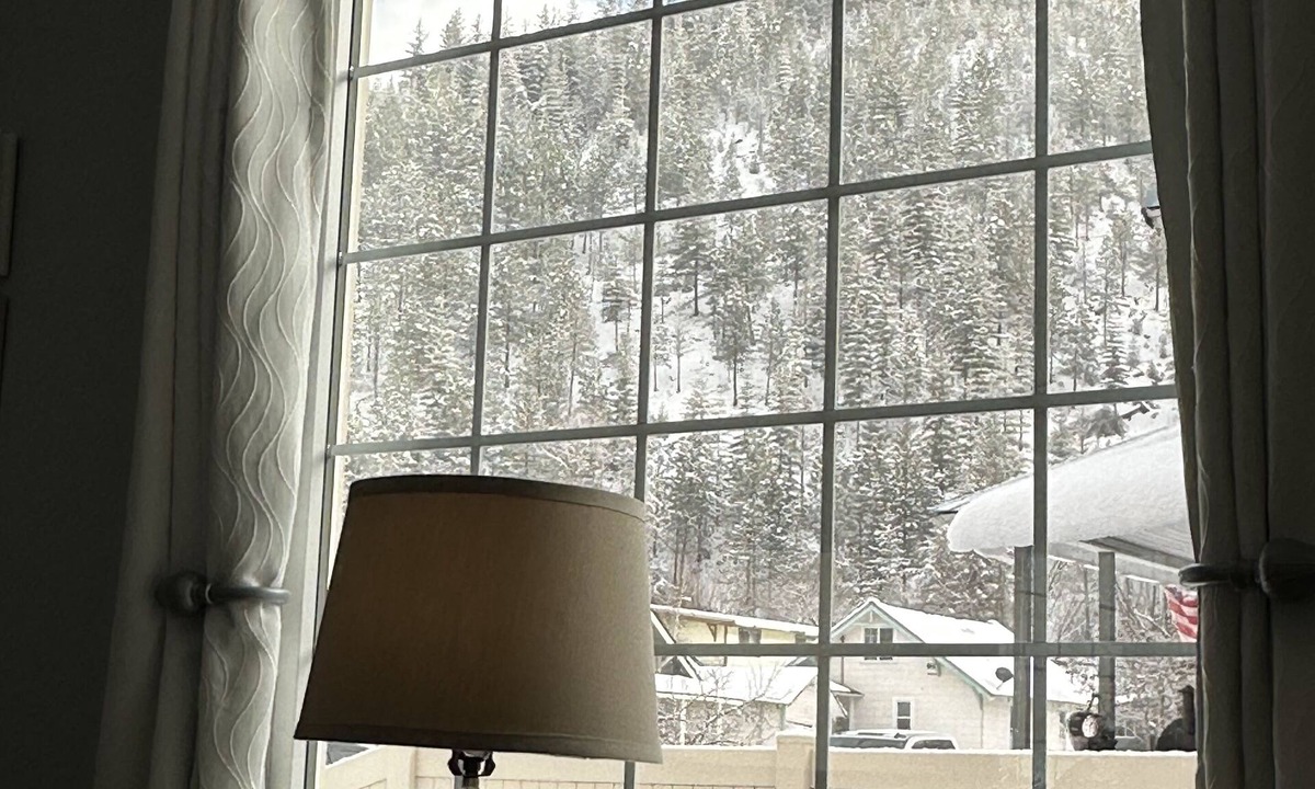 Kellogg House | Warm, friendly, Mountain View’s, 5gig, Restaurants, Covered porch/fire table