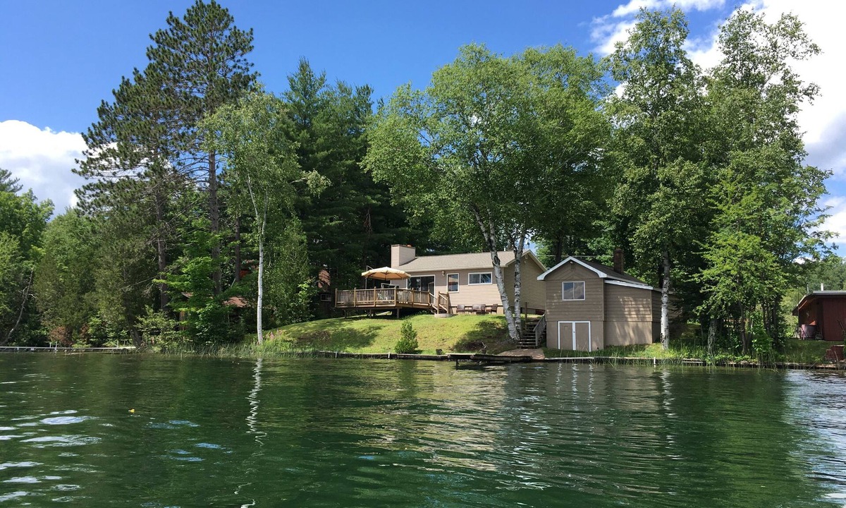 Gwinn Cabin | Water Front Cabin on Beautiful West Bass Lake, Swim, Fish, Hunt, Boat