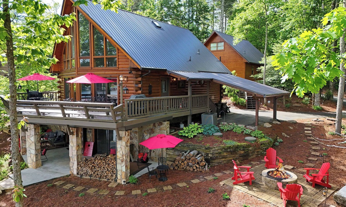Blairsville Cabin | Water-Front Yr-Around, Cabin on Lake Nottely