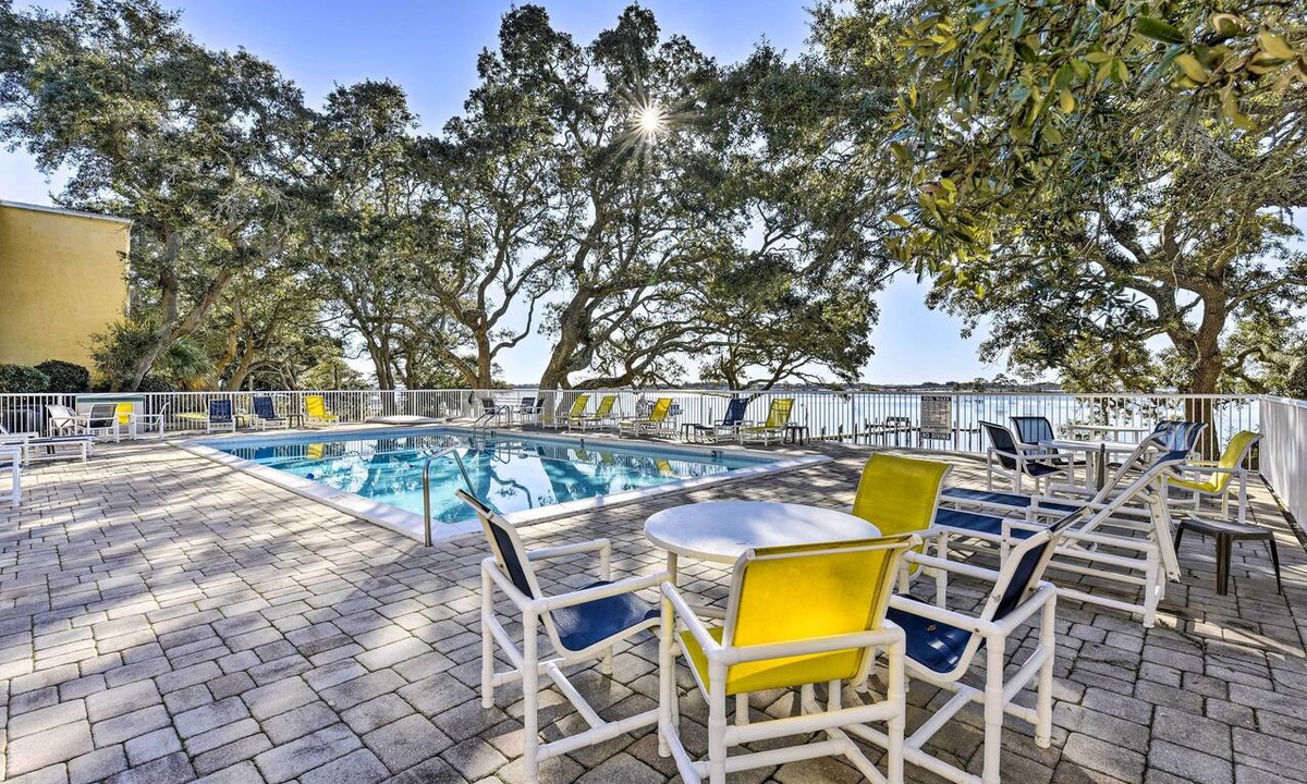 Mary Esther Condo | Waterfront Community w/Perks: Mary Esther Condo