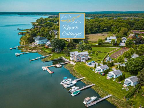 Aquebogue House | Waterfront Cottage 6
