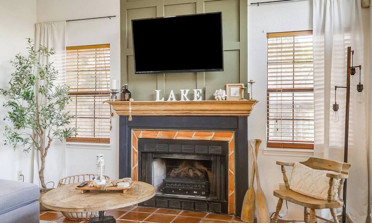 Granbury Cabin | Waterfront Cottonwood Cove Lodge Dock & Kayaks!