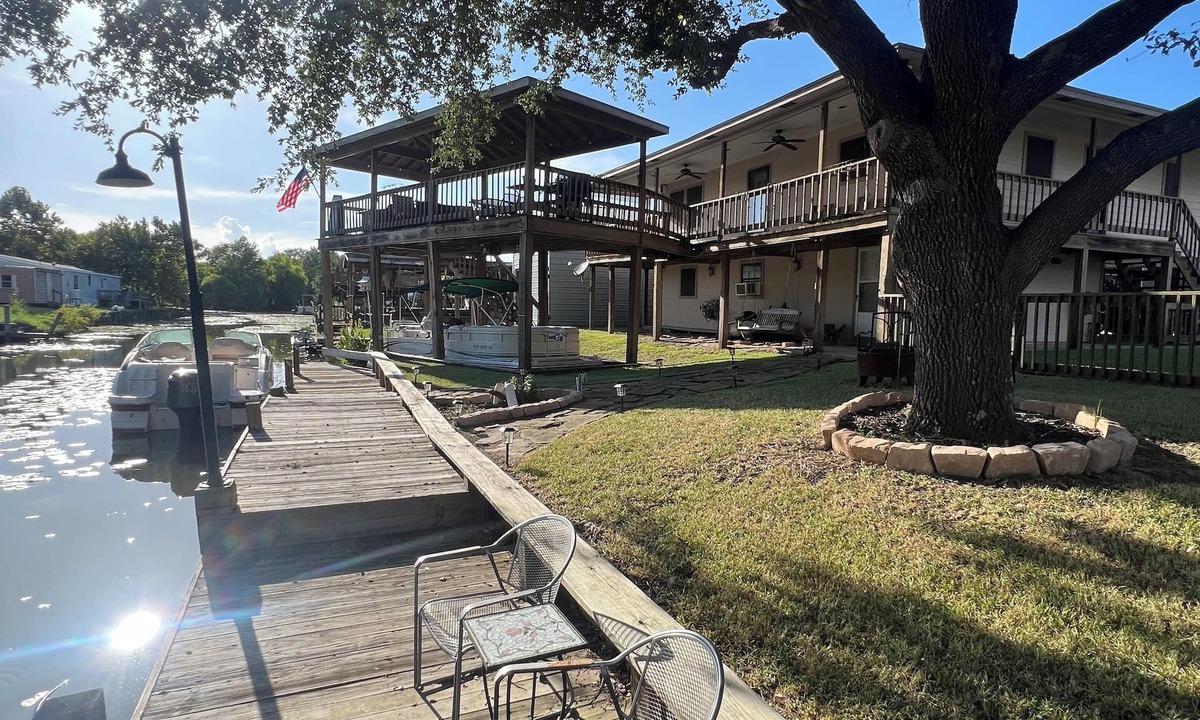 Willis House | Waterfront Getaway - With Boat Parking and Access to Lake Conroe!