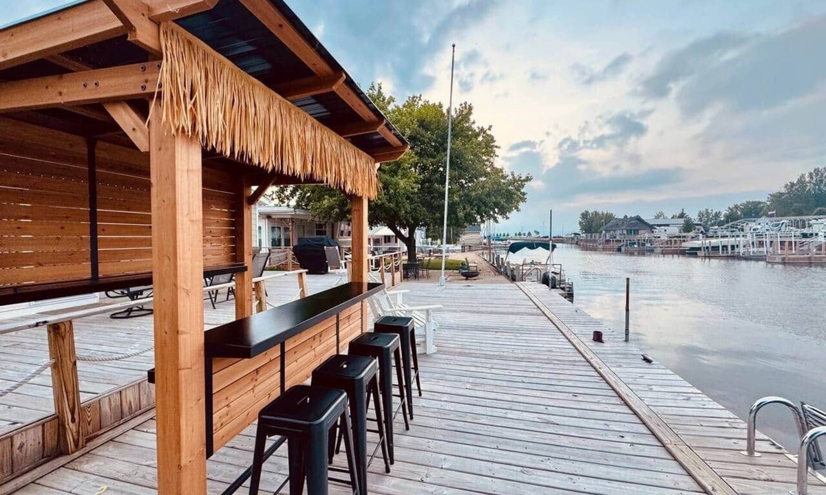 Caseville House | Waterfront/golf cart/tiki bar/boat slip/downtown!